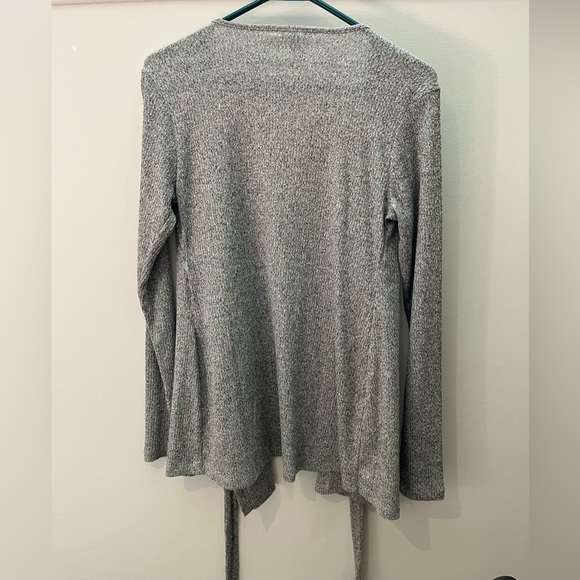 💫HOST PICK💫Thyme Maternity Tie Up Shirt - Picture 3 of 5